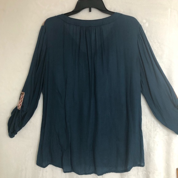 Gimmicks by BKE The Buckle Lace Up Top Women Size Large Navy Blue Long Sleeve - Picture 2 of 6